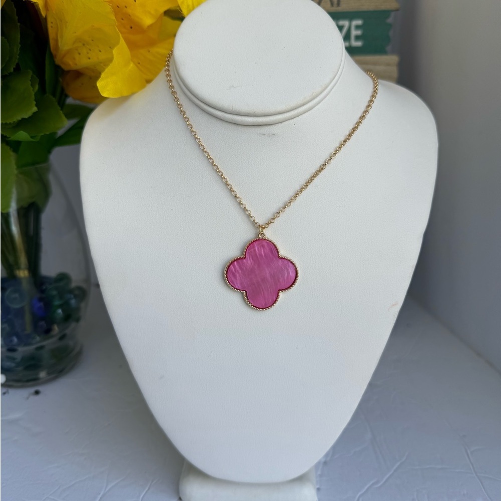 PINK FLOWER NECKLACE